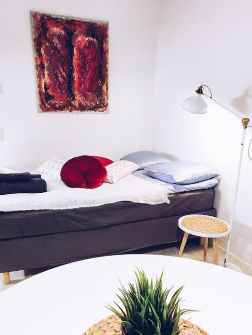 New Studio Cherry Near Helsinki Airport In Kivistoe فانتا المظهر الخارجي الصورة
